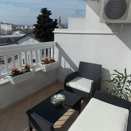 ルームス バレンチノ ゲストハウス スプリト