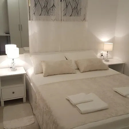 ルームス バレンチノ 3*