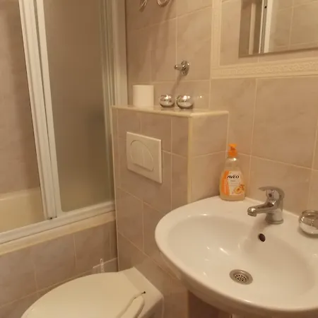 ルームス バレンチノ 3*